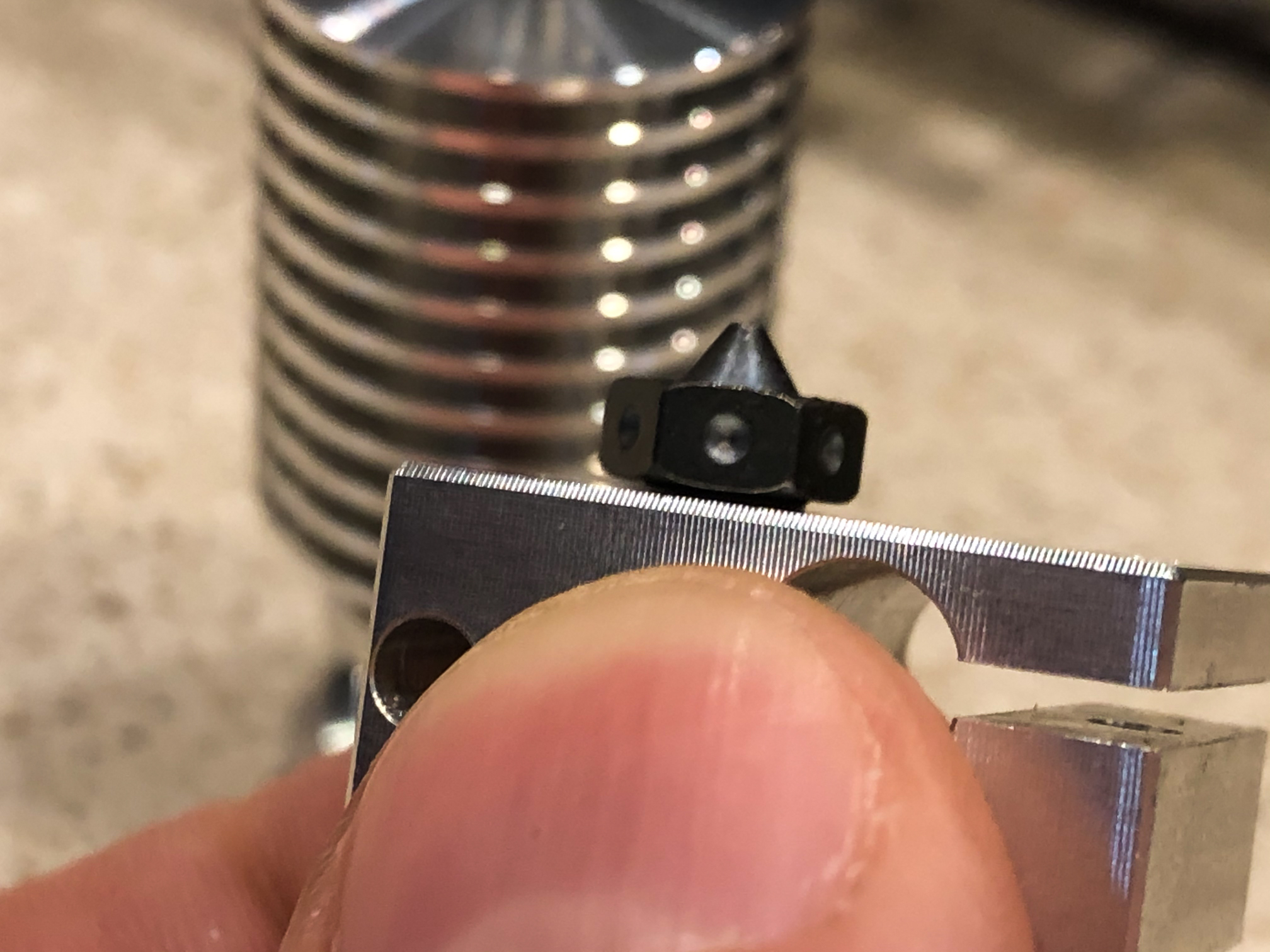 Nozzle install